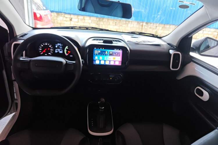 Used Roewe Clever 2022 311km QiQi BoBo Edition Center Console