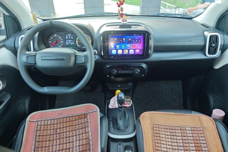 Used Roewe Clever 2022 311km QiQi BoBo Edition Center Console