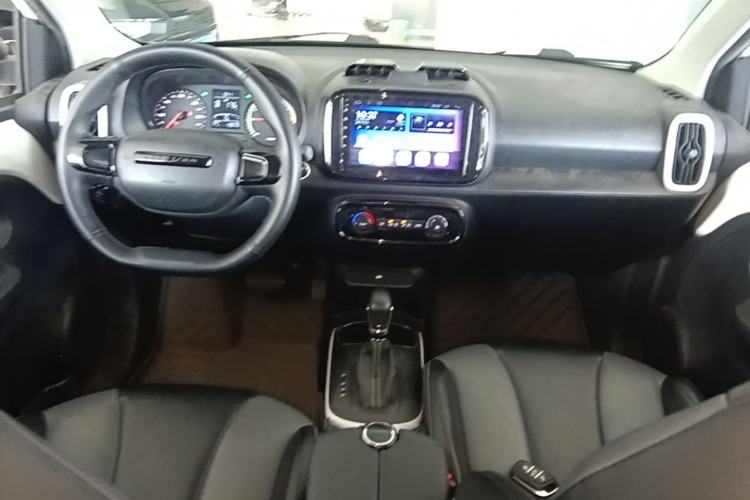 Used Roewe Clever 2022 311km QiQi BoBo Edition Center Console