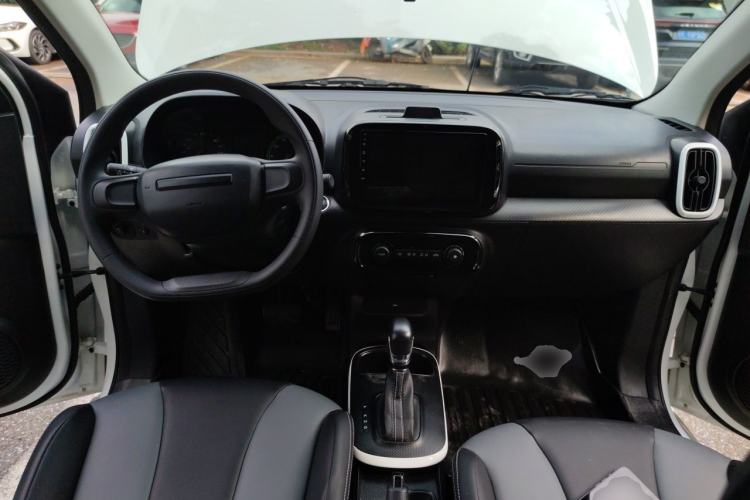 Used Roewe Clever 2022 311km QiQi BoBo Edition Center Console