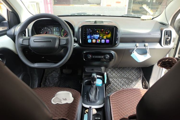 Used Roewe Clever 2022 311km QiQi BoBo Edition Center Console