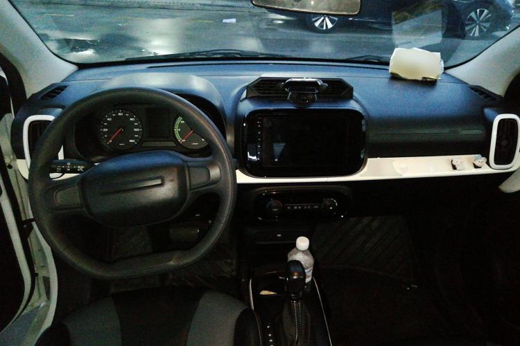 Used Roewe Clever 2022 311km QiQi BoBo Edition Center Console