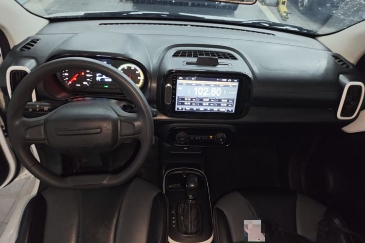 Used Roewe Clever 2022 311km QiQi BoBo Edition Center Console