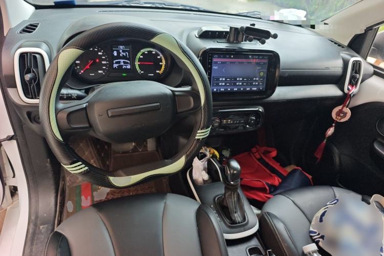 Used Roewe Clever 2022 311km QiQi BoBo Edition Center Console