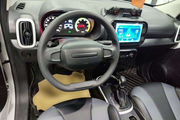 Used Roewe Clever 2022 311km QiQi BoBo Edition Center Console