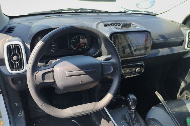 Used Roewe Clever 2022 311km QiQi BoBo Edition Center Console