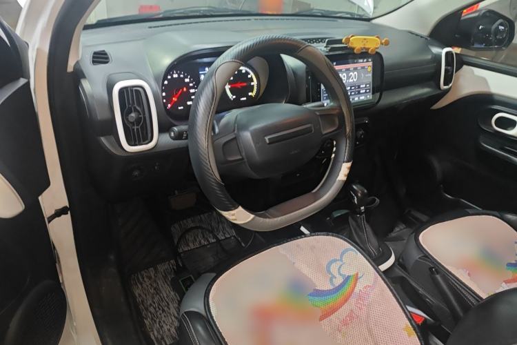 Used Roewe Clever 2022 311km QiQi BoBo Edition Center Console