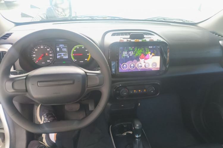Used Roewe Clever 2022 311km QiQi BoBo Edition Center Console
