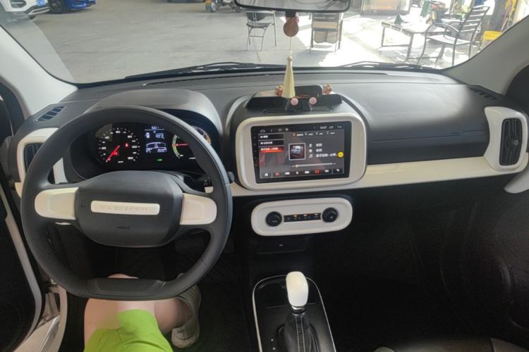 Used Roewe Clever 2022 311km QiQi BoBo Edition Center Console