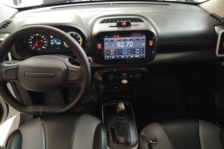 Used Roewe Clever 2022 311km QiQi BoBo Edition Center Console