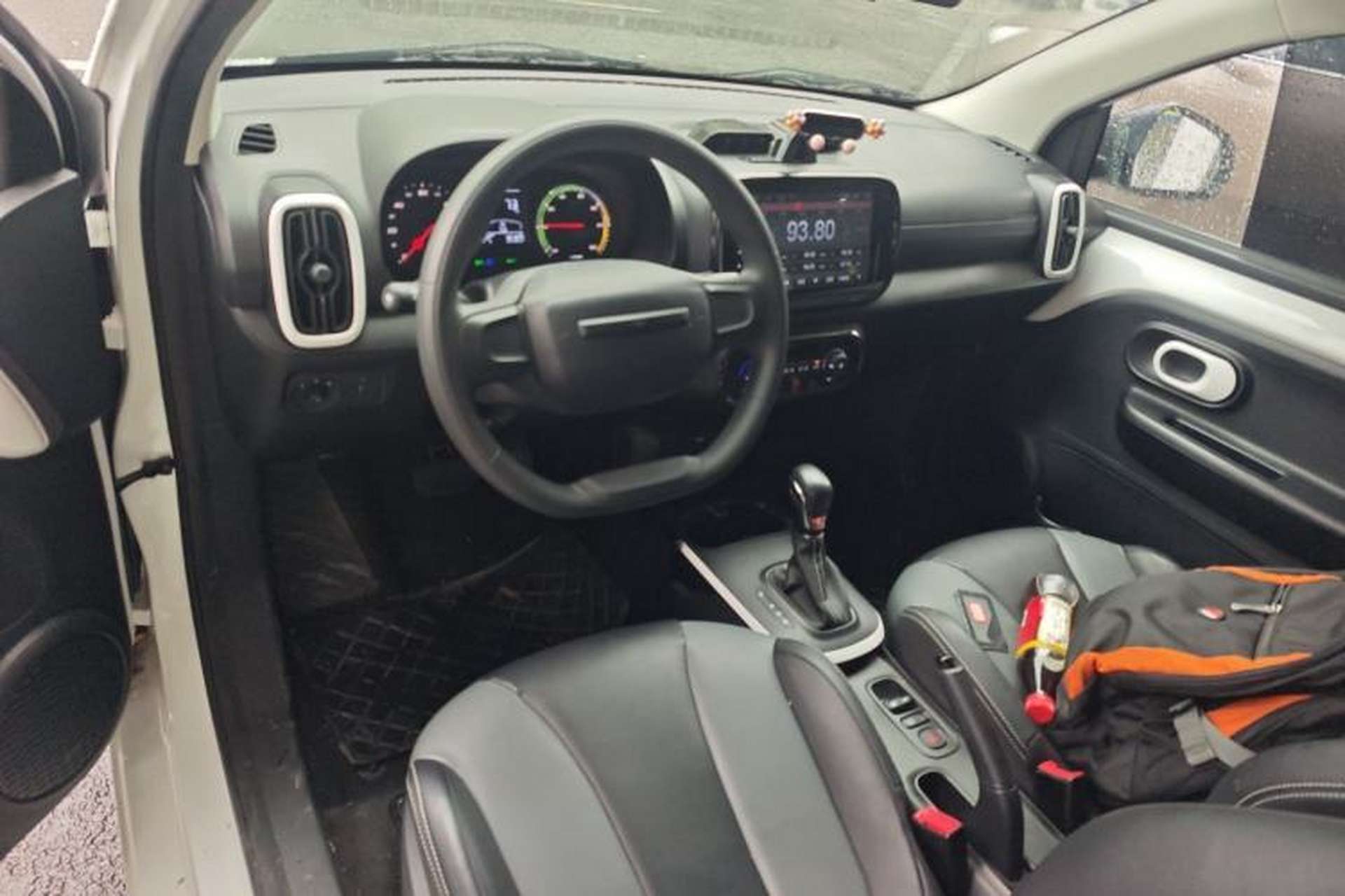 Used Roewe Clever 2022 311km QiQi BoBo Edition Center Console