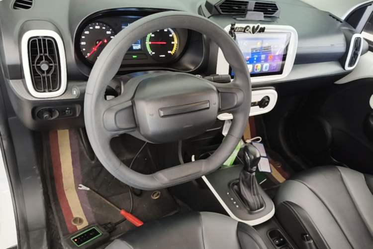 Used Roewe Clever 2022 311km QiQi BoBo Edition Center Console