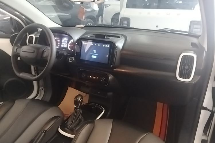 Used Roewe Clever 2022 311km QiQi BoBo Edition Center Console