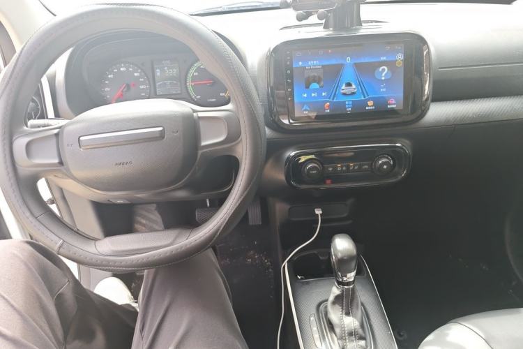 Used Roewe Clever 2022 311km QiQi BoBo Edition Center Console
