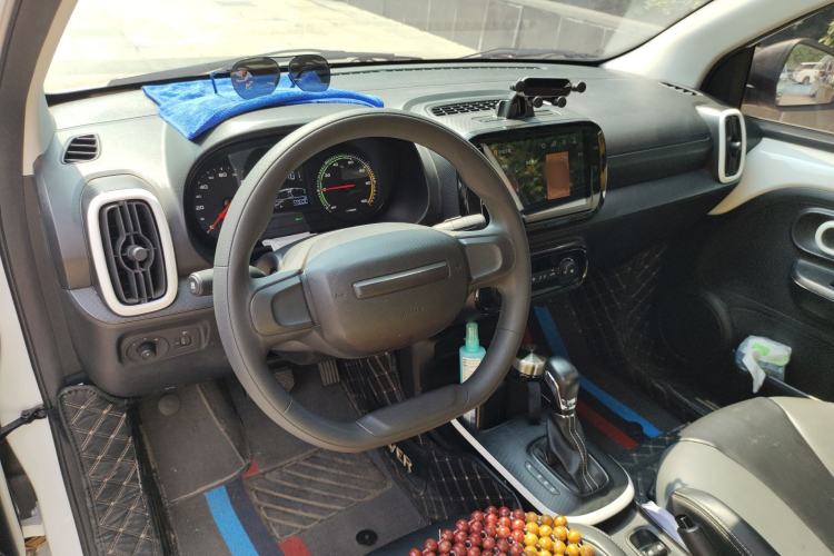 Used Roewe Clever 2022 311km QiQi BoBo Edition Center Console