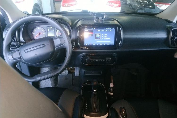 Used Roewe Clever 2022 311km QiQi BoBo Edition Center Console