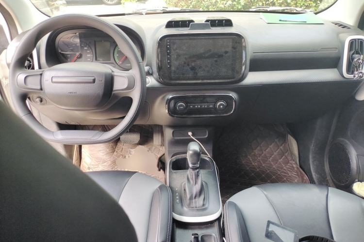 Used Roewe Clever 2022 311km QiQi BoBo Edition Center Console