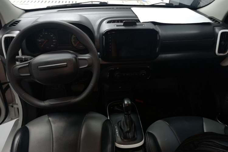 Used Roewe Clever 2022 311km QiQi BoBo Edition Center Console