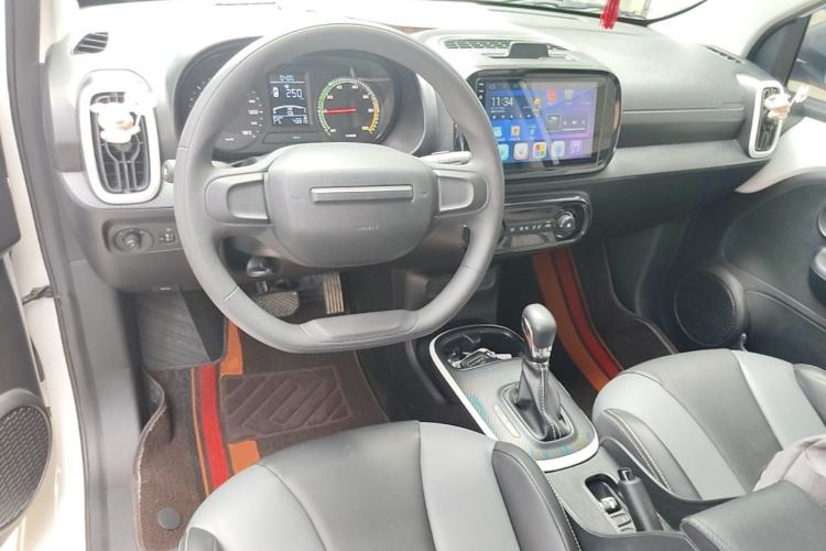 Used Roewe Clever 2022 311km QiQi BoBo Edition Center Console