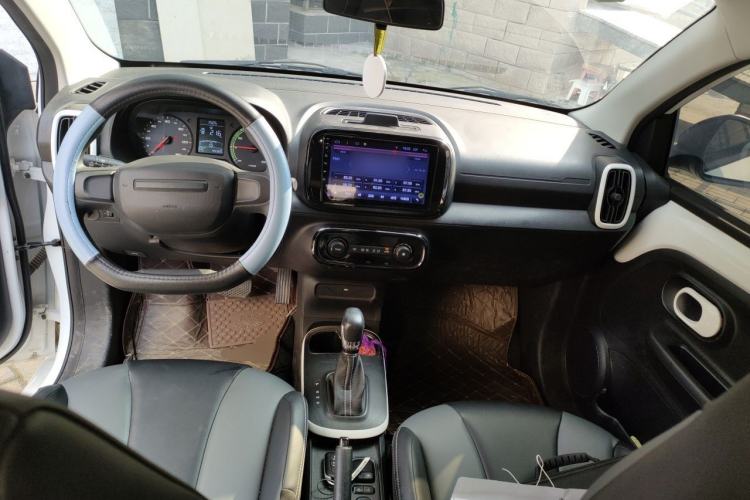 Used Roewe Clever 2022 311km QiQi BoBo Edition Center Console