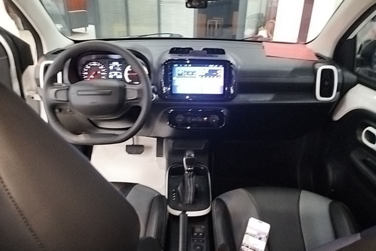 Used Roewe Clever 2022 311km QiQi BoBo Edition Center Console