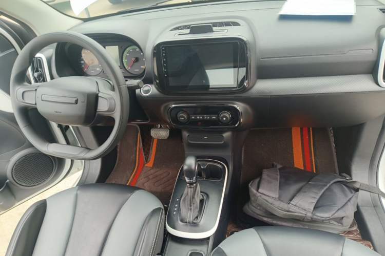 Used Roewe Clever 2022 311km QiQi BoBo Edition Center Console