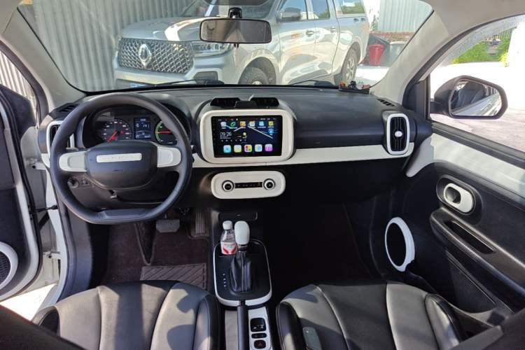 Used Roewe Clever 2022 311km QiQi BoBo Edition Center Console