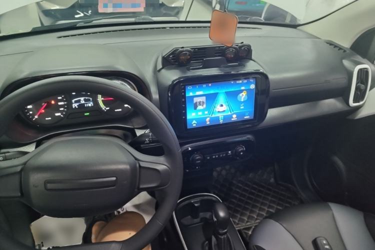 Used Roewe Clever 2022 311km QiQi BoBo Edition Center Console