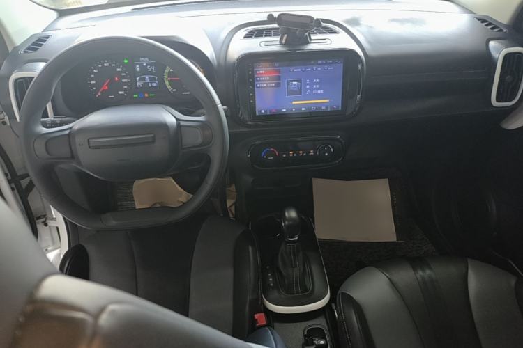 Used Roewe Clever 2022 311km QiQi BoBo Edition Center Console