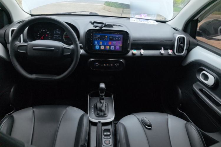 Used Roewe Clever 2022 311km QiQi BoBo Edition Center Console