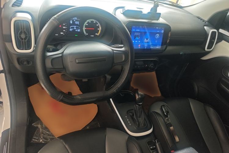 Used Roewe Clever 2022 311km QiQi BoBo Edition Center Console