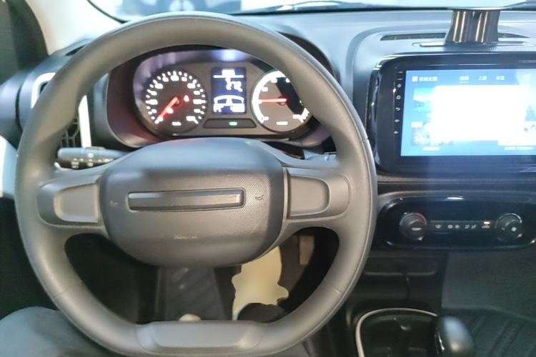 Used Roewe Clever 2022 311km QiQi BoBo Edition Center Console