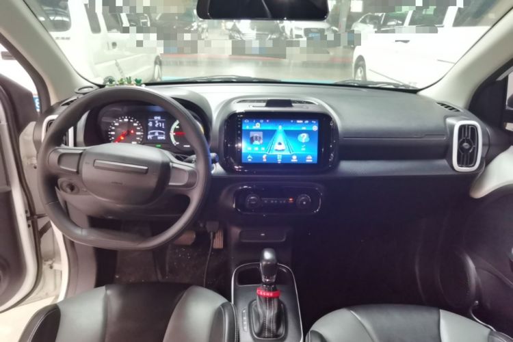 Used Roewe Clever 2022 311km QiQi BoBo Edition Center Console
