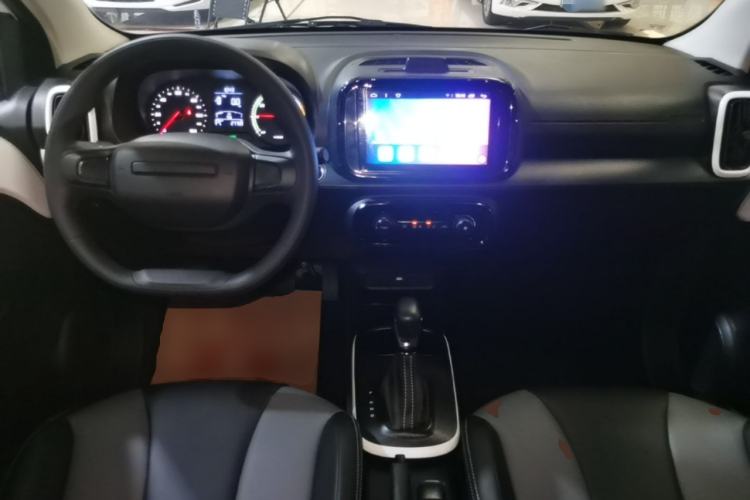 Used Roewe Clever 2022 311km QiQi BoBo Edition Center Console