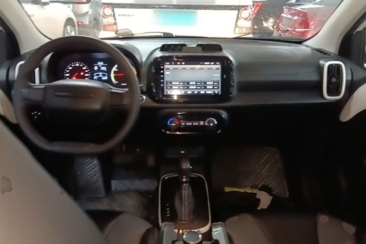 Used Roewe Clever 2022 311km QiQi BoBo Edition Center Console