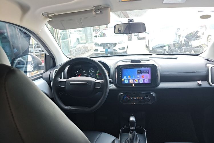 Used Roewe Clever 2022 311km QiQi BoBo Edition Center Console