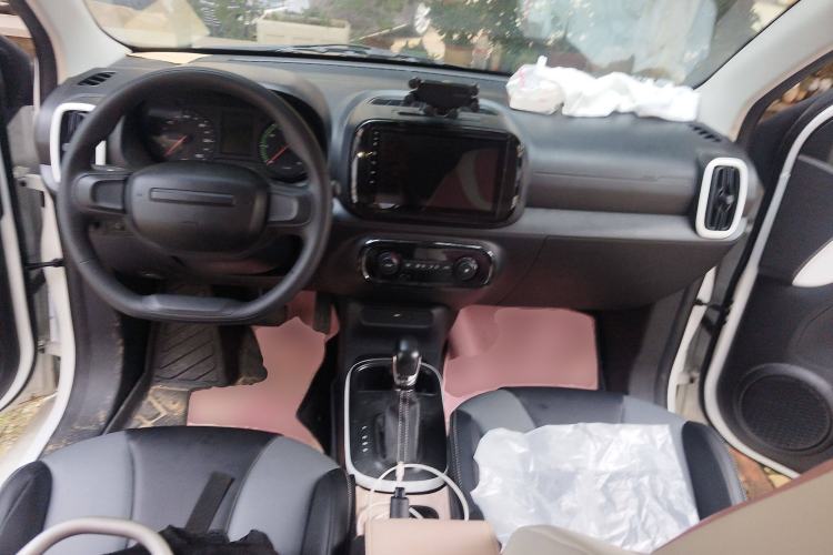 Used Roewe Clever 2022 311km QiQi BoBo Edition Center Console