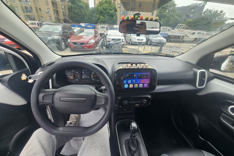 Used Roewe Clever 2022 311km QiQi BoBo Edition Center Console