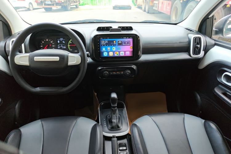 Used Roewe Clever 2022 311km QiQi BoBo Edition Center Console
