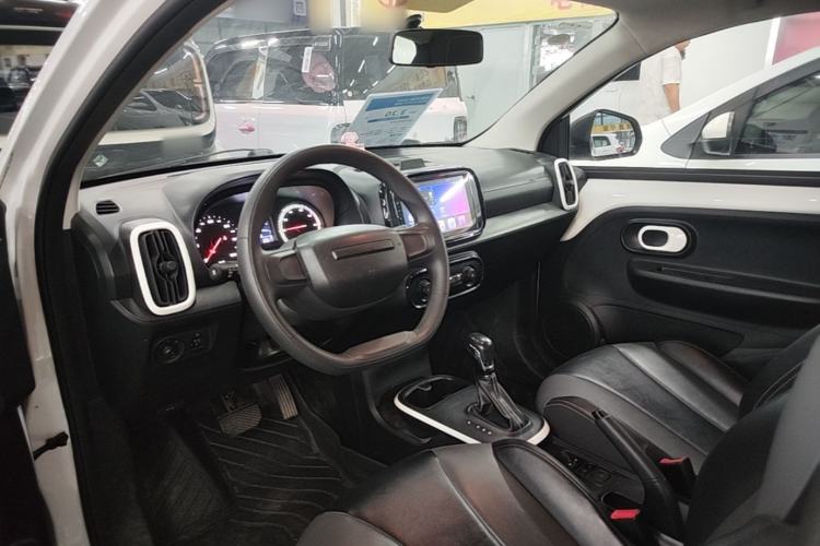 Used Roewe Clever 2022 311km QiQi BoBo Edition Center Console