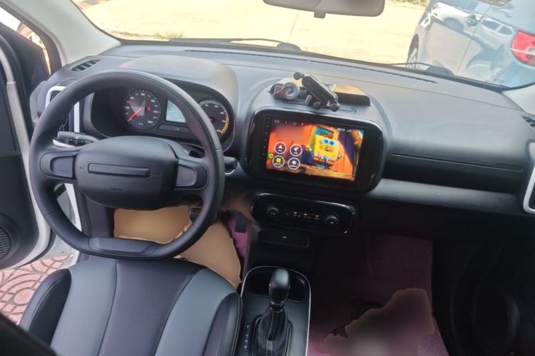 Used Roewe Clever 2022 311km QiQi BoBo Edition Center Console