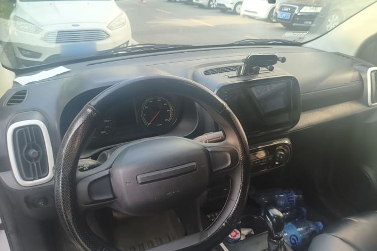 Used Roewe Clever 2022 311km QiQi BoBo Edition Center Console