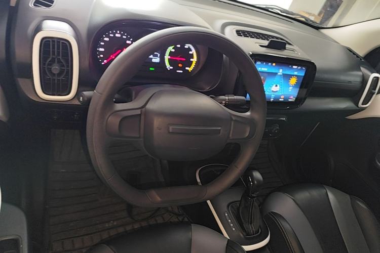 Used Roewe Clever 2022 311km QiQi BoBo Edition Center Console