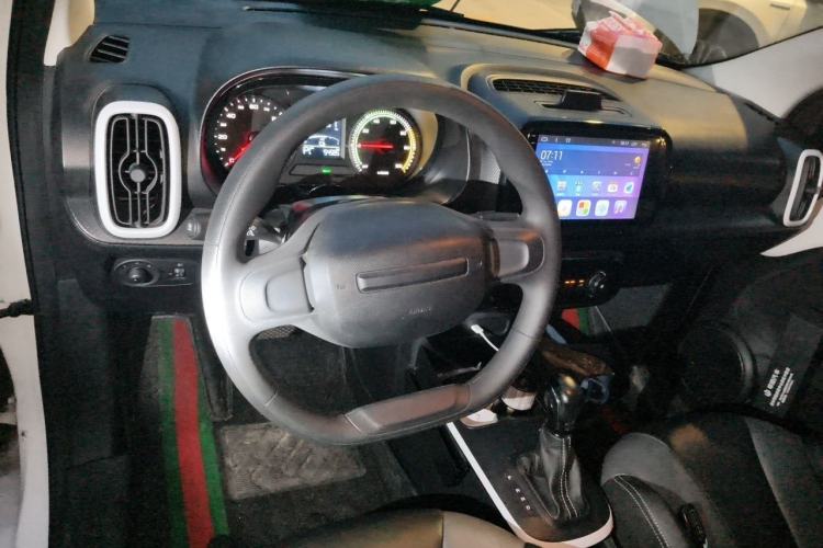 Used Roewe Clever 2022 311km QiQi BoBo Edition Center Console