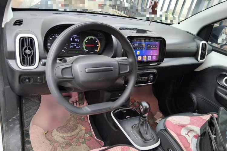 Used Roewe Clever 2022 311km QiQi BoBo Edition Center Console