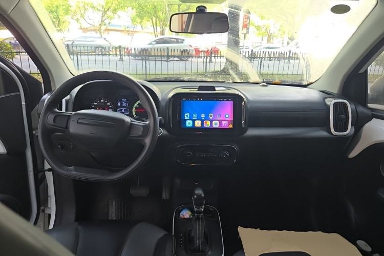 Used Roewe Clever 2022 311km QiQi BoBo Edition Center Console