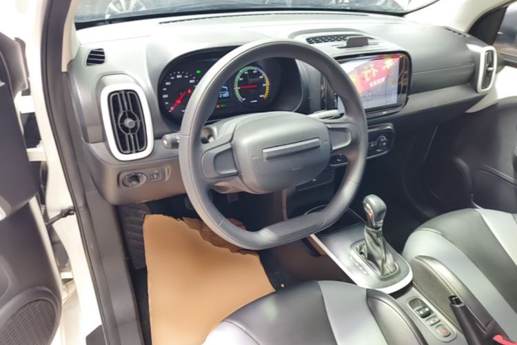 Used Roewe Clever 2022 311km QiQi BoBo Edition Center Console