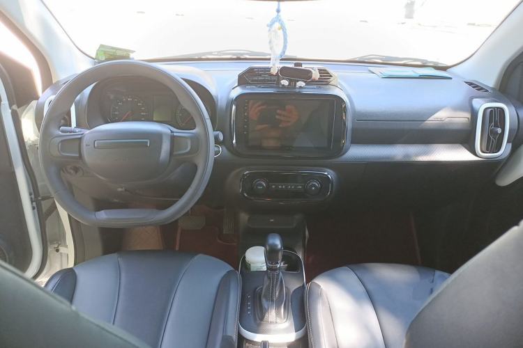 Used Roewe Clever 2022 311km QiQi BoBo Edition Center Console