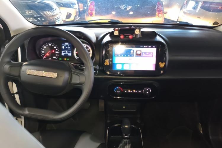 Used Roewe Clever 2022 311km QiQi BoBo Edition Center Console