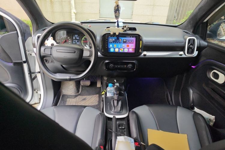 Used Roewe Clever 2022 311km QiQi BoBo Edition Center Console